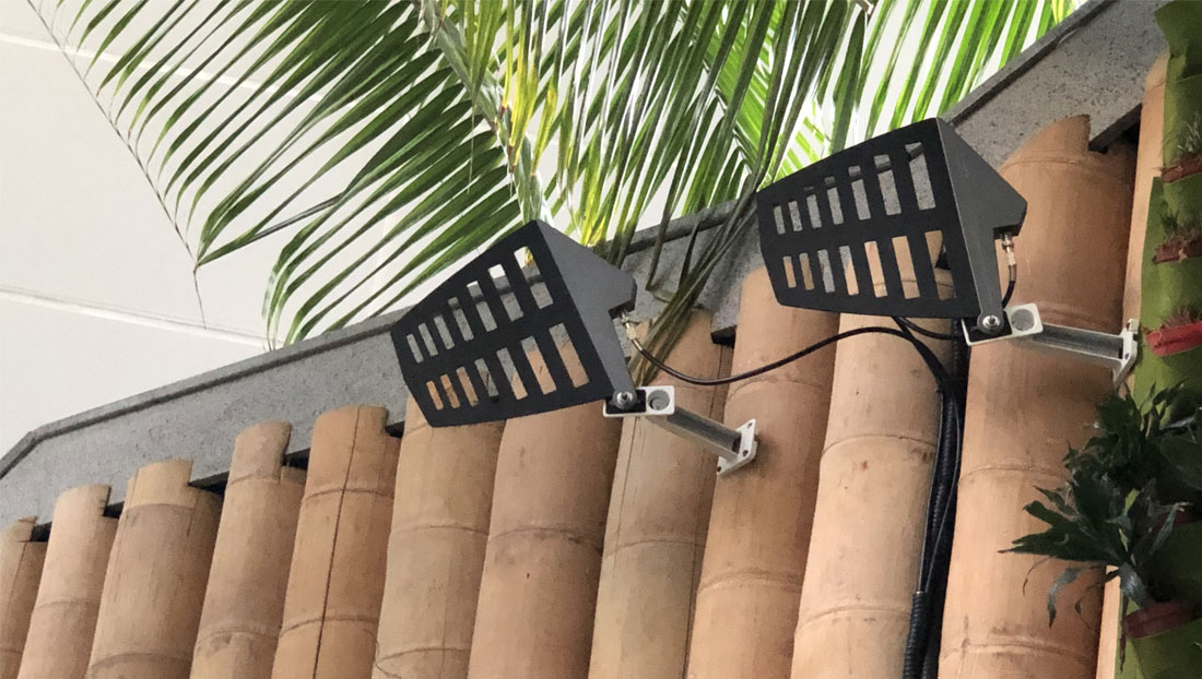 Relacart TM-500 Wireless Microphone System with Antenna System applied in a botanical aarden