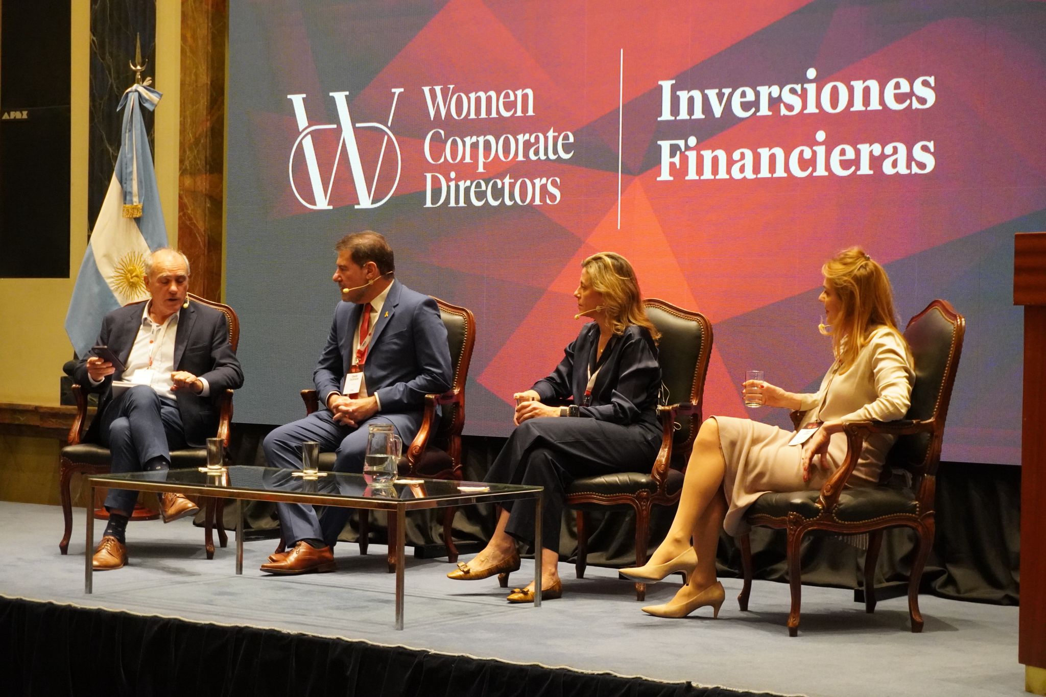 Тематическое исследование Relacart Wireless Audio | Ежегодная конференция WomenCorporateDirectors в Аргентине – Голоса лидеров, прислушивающихся к будущему