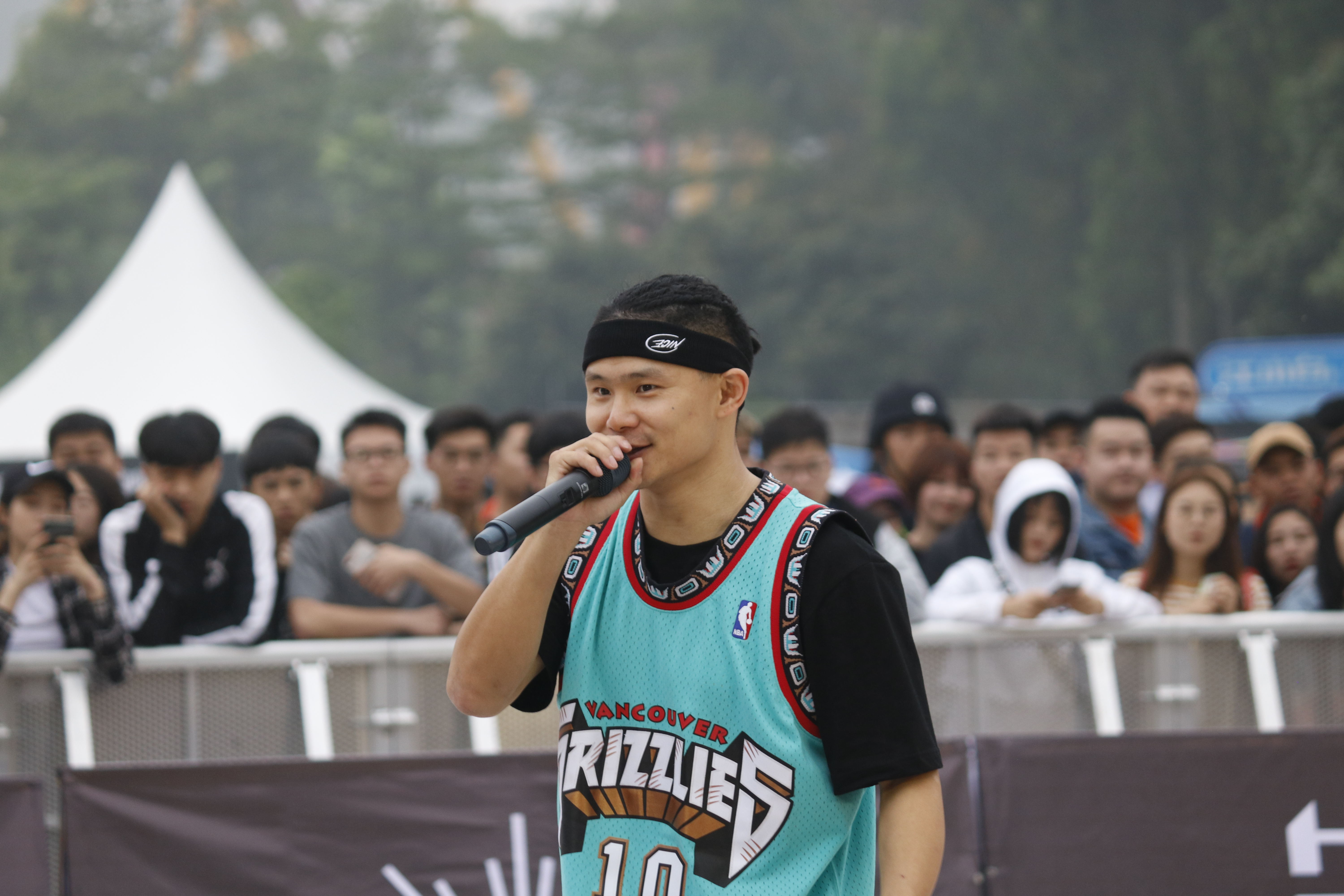 Создавайте новые достижения! Беспроводная микрофонная система Relacart, которая поможет организовать церемонию открытия 18-й Международной выставки Chi