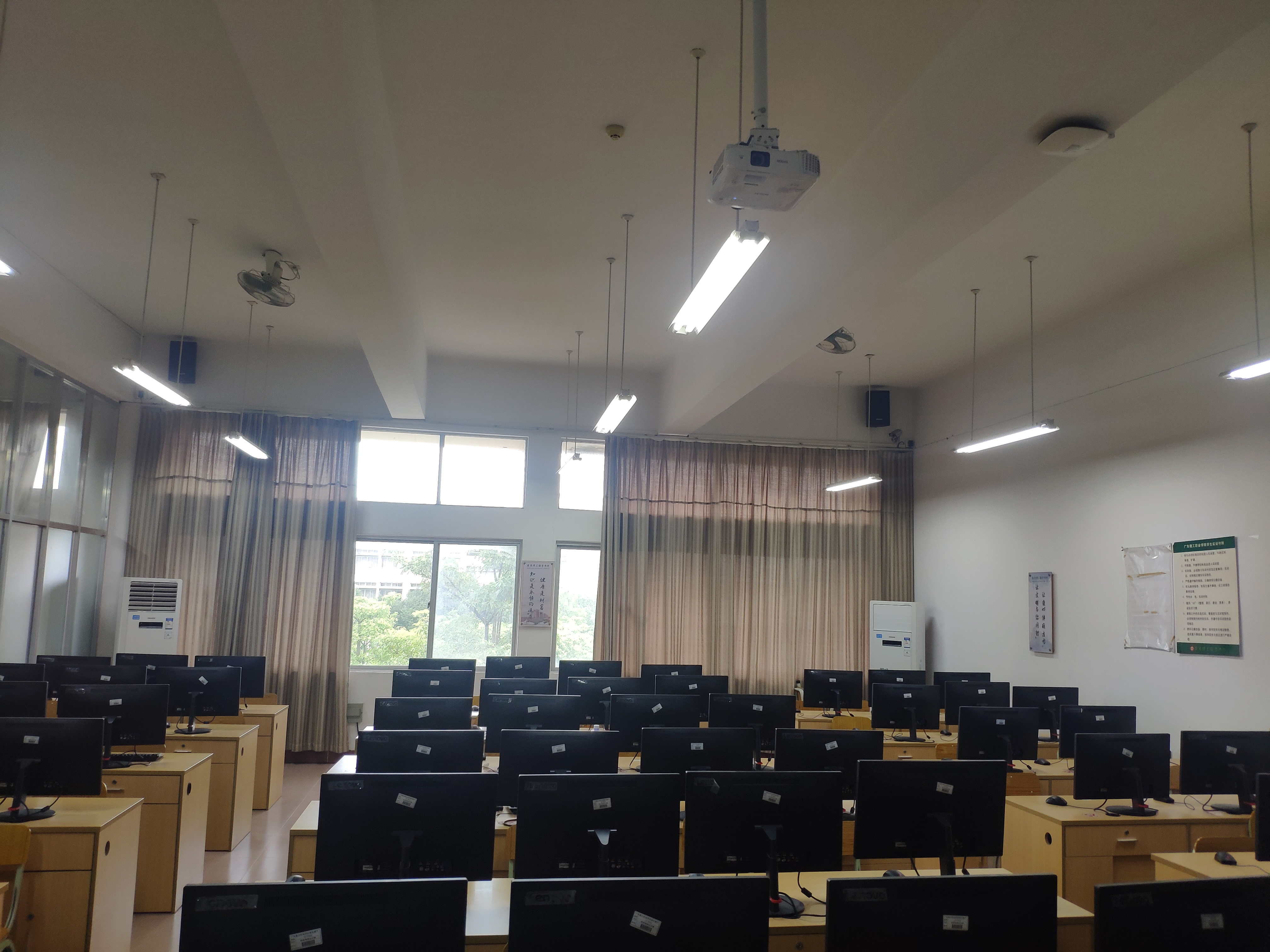 Relacart TM-500 входит в школьный класс