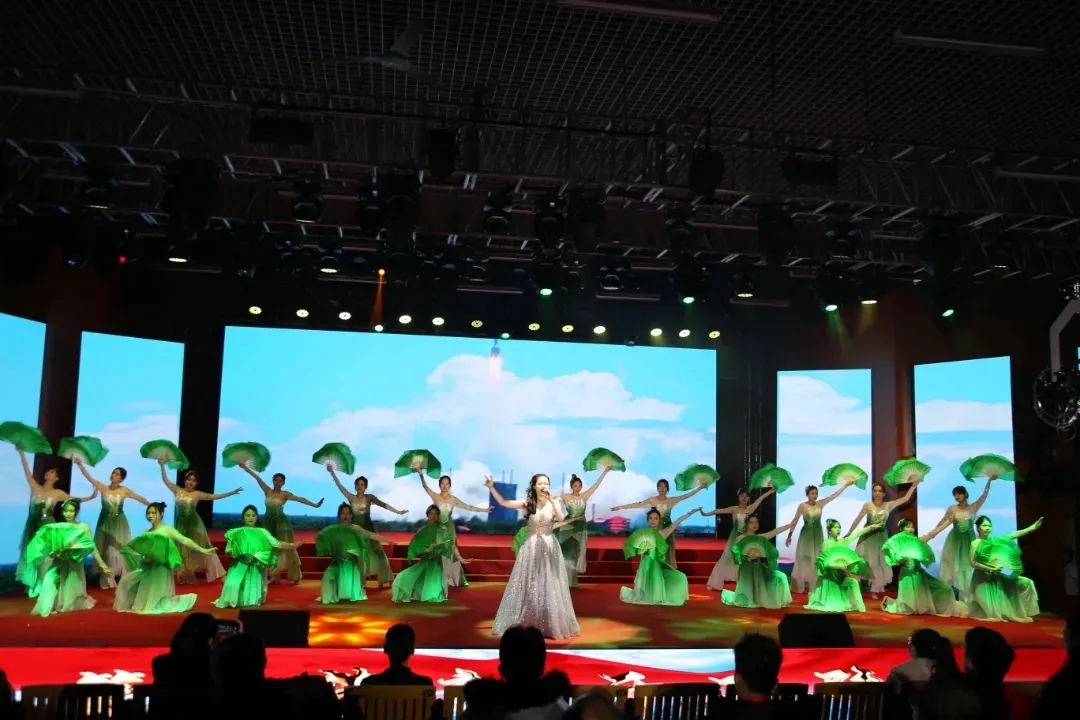 Выступление, посвященное празднованию 100-летия основания Коммунистической партии