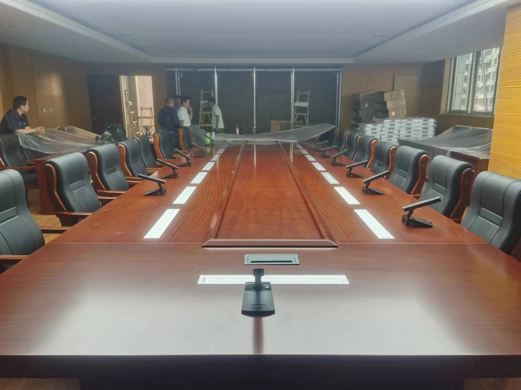 Компания Relacart обосновалась в Китайской угольной геологической группе, и новый микрофон с квадратной трубкой открывает новые возможности для прослушивания звука.