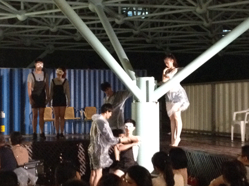 Беспроводная связь-relacarthr-31s помогает во время премьеры спектакля "История долины 3