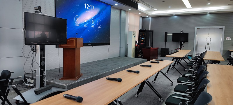 Беспроводной автоматический микшер Digtal WAM-432 установлен в учебном зале банка в провинции Шаньдун.